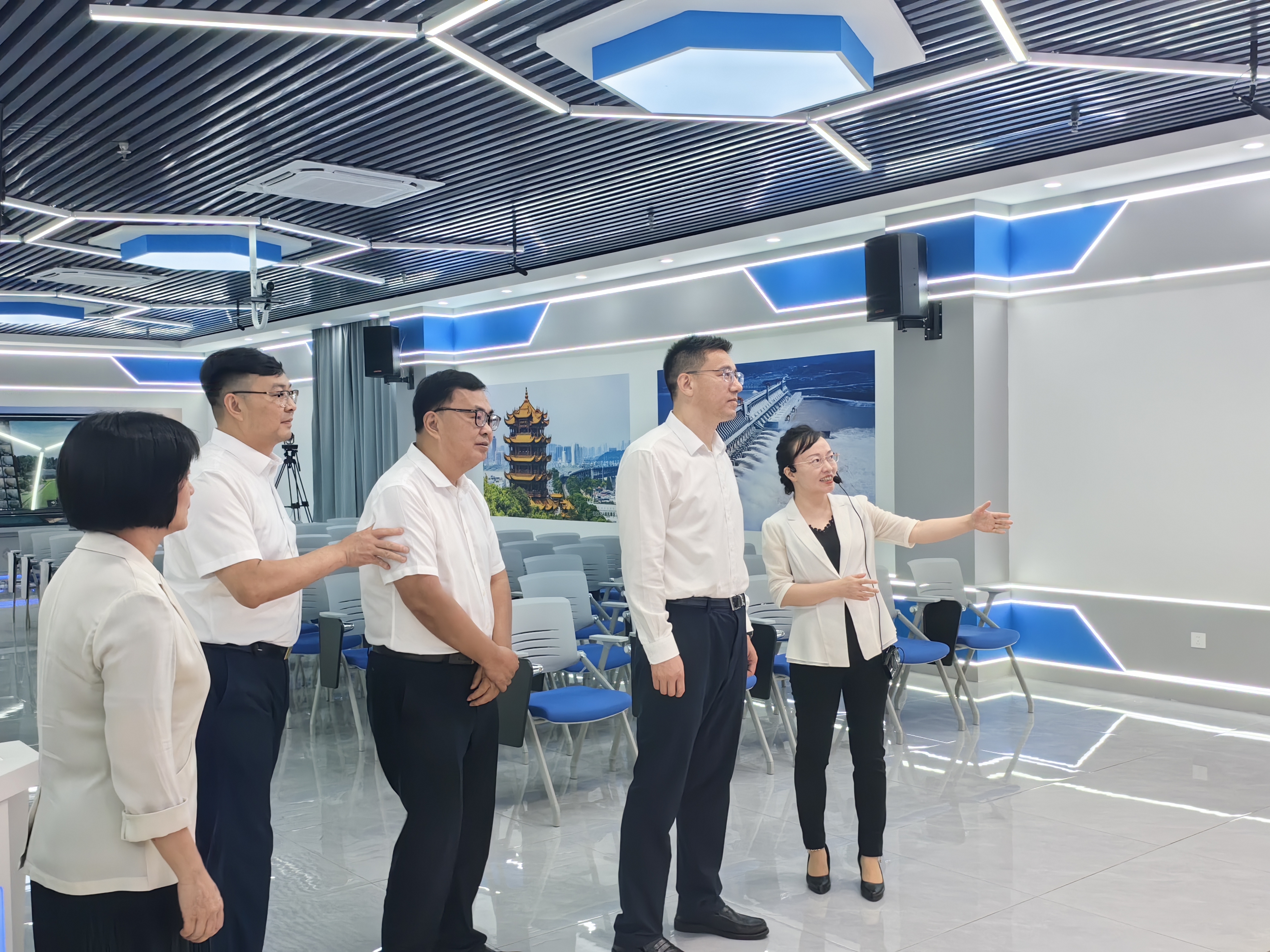 7198e4c48ba8ac9e0ffc80250d88d19.jpg C7娱乐